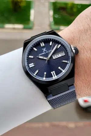 Kasası Siyah Kordonu Lacivert Renk Erkek Kol Saati