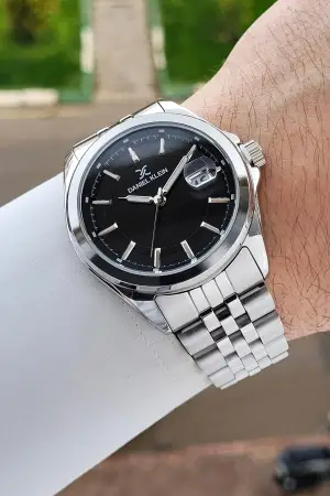 Kadranı Siyah Kordonu Gümüş Renk 42 Mm Erkek Kol Saati