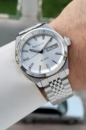 Gümüş Renk Hediye Paketli 40 Mm Erkek Kol Saati