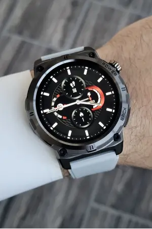 Çağrı Alma ve Yapma Özellikli Kasası Siyah Kordonu Gri Renk Akıllı Saat