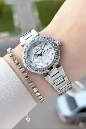 Gümüş Renk Hediye Paketli 32 Mm Kadın Kol Saati ve Bileklik