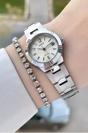 Casio CSISTE172 Gümüş Renk Hediye Paketli Kadın Kol Saati