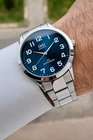 Kadranı Lacivert Kordonu Gümüş Renk 40 Mm Rakamlı Erkek Kol Saati