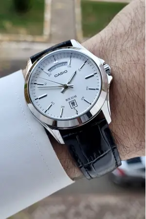 Casio CSISTE193 Kadranı Metalik Kordonu Siyah Renk 2 Yıl Garantili Erkek Kol Saati