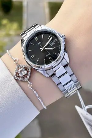 Casio CSISTE61 Rakamları ve Kordonu Gümüş Renk Hediye Paketli Kadın Kol Saati