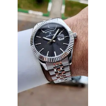 Kadranı Siyah Kordonu Gümüş Renk 42 mm Fonksiyonlu Erkek Kol Saati