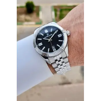 Kadranı Siyah Kordonu Gümüş Renk Takvimli Erkek Kol Saati