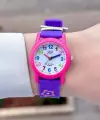 Pembe Mor Renk 30 Mm Çiçek Figürlü Su Geçirmez Rakamlı Çoçuk Kol Saati