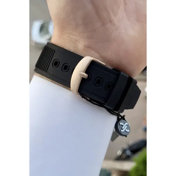 Daniel Klein DKISTE256 iç Göstergeleri Aktif Fonksiyonlu 2 Yıl Garantili Kasası Rose Kordonu Siyah Renk Erkek Kol Saati