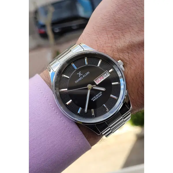 Kadranı Siyah Kordonu Gümüş Renk Erkek Kol Saati