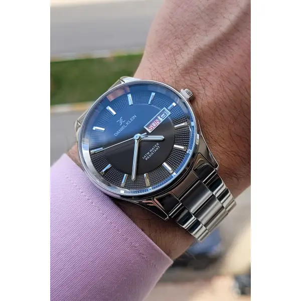 Kadranı Siyah Kordonu Gümüş Renk Erkek Kol Saati