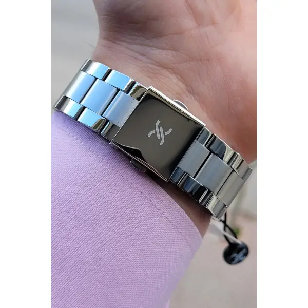 Kadranı Siyah Kordonu Gümüş Renk Erkek Kol Saati