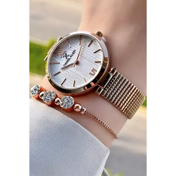 Kadın Kol Saati Ve Hediye Bileklik