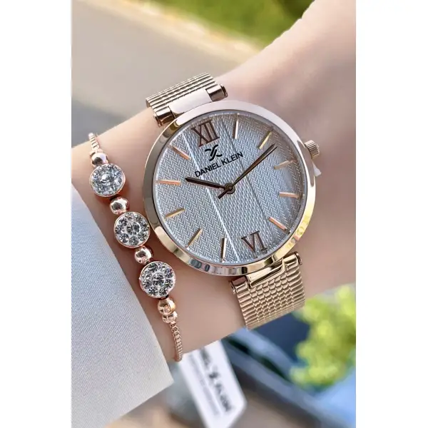 Kadın Kol Saati Ve Hediye Bileklik