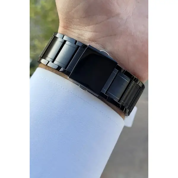 Ferrucci FCISTE189 Siyah Renk İç Göstergeleri Aktif Fonksiyonlu Erkek Kol Saati