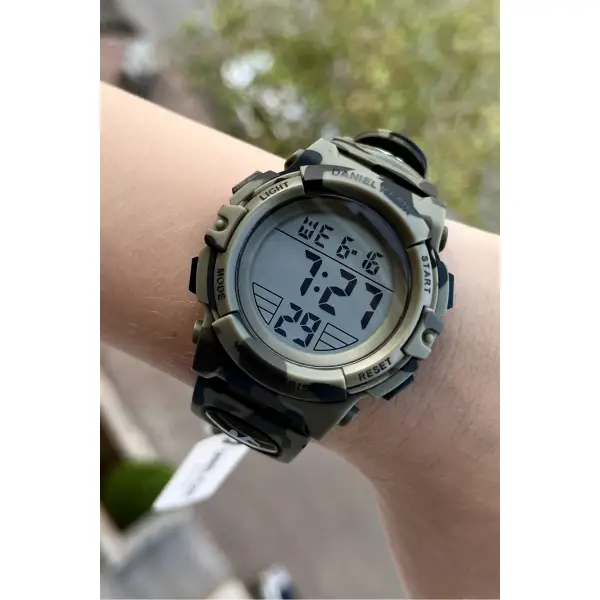 Daniel Klein DKISTE769 Haki Renk 7 Farklı Işıklı 5 ATM Çocuk Kol Saati