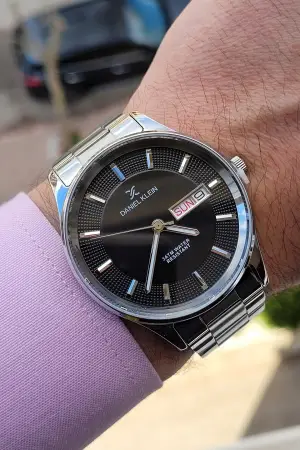 Kadranı Siyah Kordonu Gümüş Renk Erkek Kol Saati