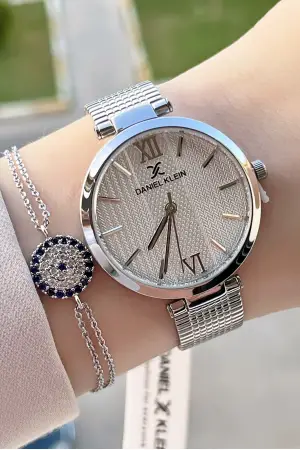 Kadın Kol Saati Ve Hediye Bileklik