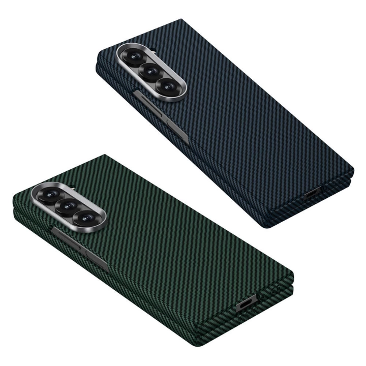 Galaxy Z Fold 6 Kılıf Kamera Korumalı Karbon Fiber Tasarımlı Arka Yüzey Redclick Kıpta Karbon Kapak