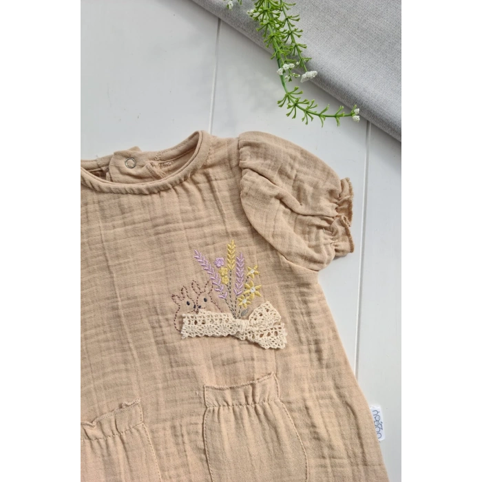 Müslin Kumaş Çiçek Nakışlı Pamuklu Kız Bebek Tulum