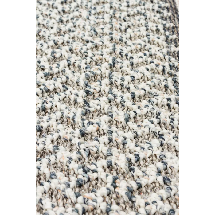 Soho Sh 05 Ivory Grey Hav Vermeyen Özel Ipler Ile Üretilen Etnik Örgü Desenlere Sahip Makine Halısı