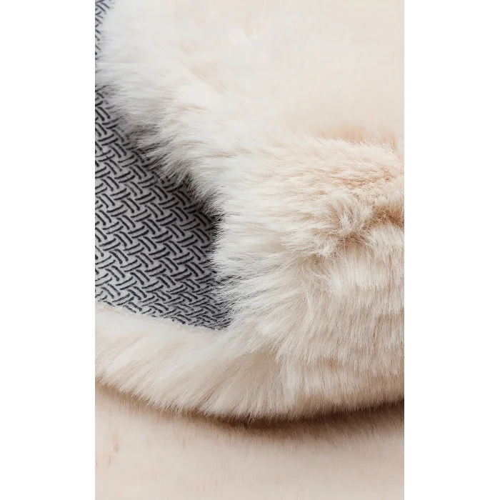 PUFFY POST 0009 Yumuşak Tuşeli Yıkanabilir Kaymaz Tabanlı Suni Kürk