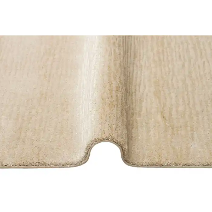 MAJESTY HALI 0013 Düz Desenli El Emeği ile Özel Tezgahlarda Üretilen Yün Viskon Tencel Uşak Halısı