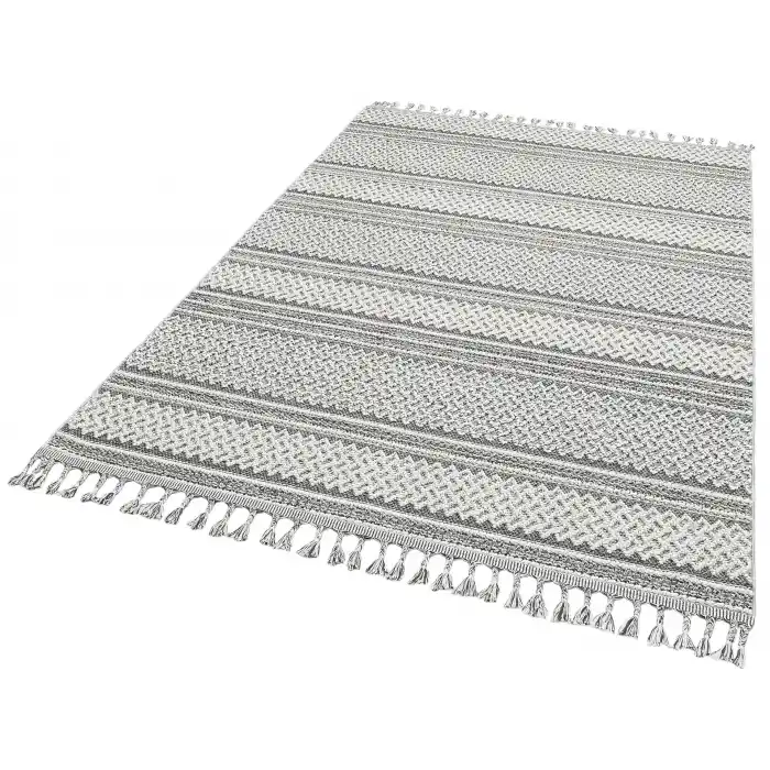 Soho Sh 05 Ivory Grey Hav Vermeyen Özel Ipler Ile Üretilen Etnik Örgü Desenlere Sahip Makine Halısı