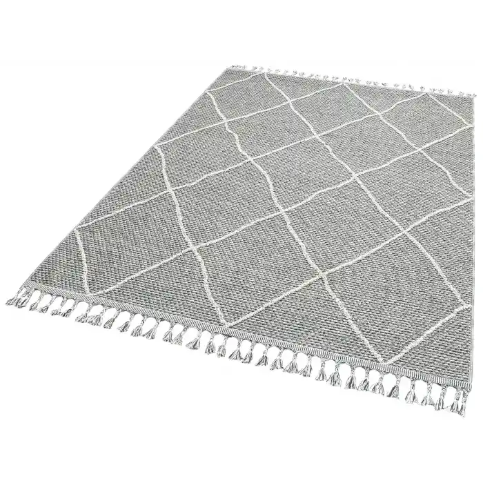 Soho Sh 02 Grey Hav Vermeyen Özel Ipler Ile Üretilen Etnik Örgü Desenlere Sahip Makine Halısı