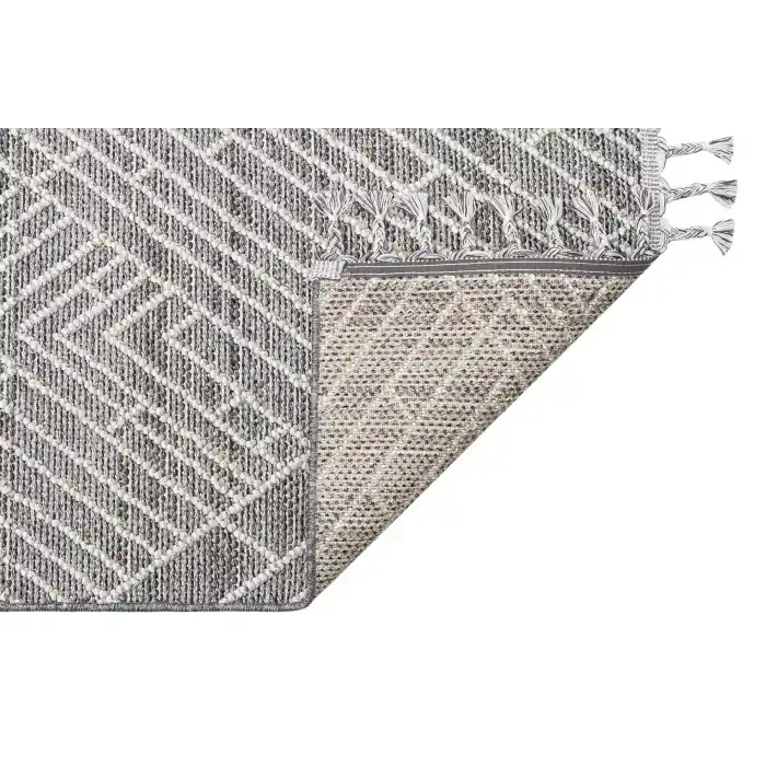 Soho Sh 12 Grey Hav Vermeyen Özel Ipler Ile Üretilen Etnik Örgü Desenlere Sahip Makine Halısı