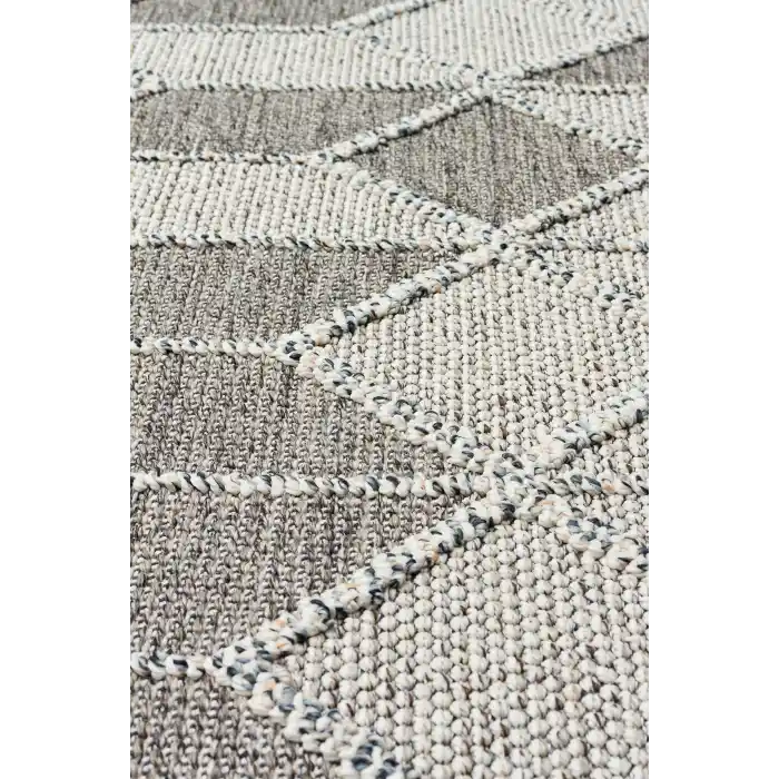 Soho Sh 03 Grey Hav Vermeyen Özel Ipler Ile Üretilen Etnik Örgü Desenlere Sahip Makine Halısı