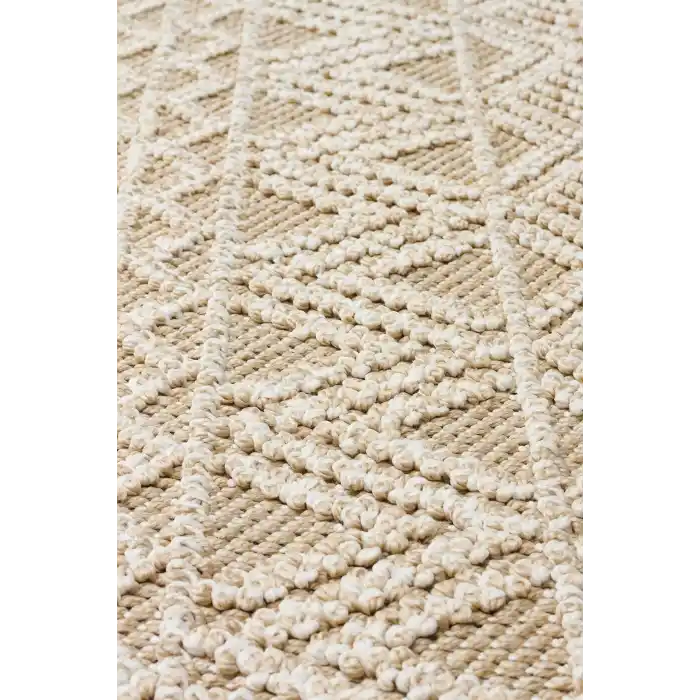 Soho Sh 14 Beige Hav Vermeyen Özel Ipler Ile Üretilen Etnik Örgü Desenlere Sahip Makine Halısı