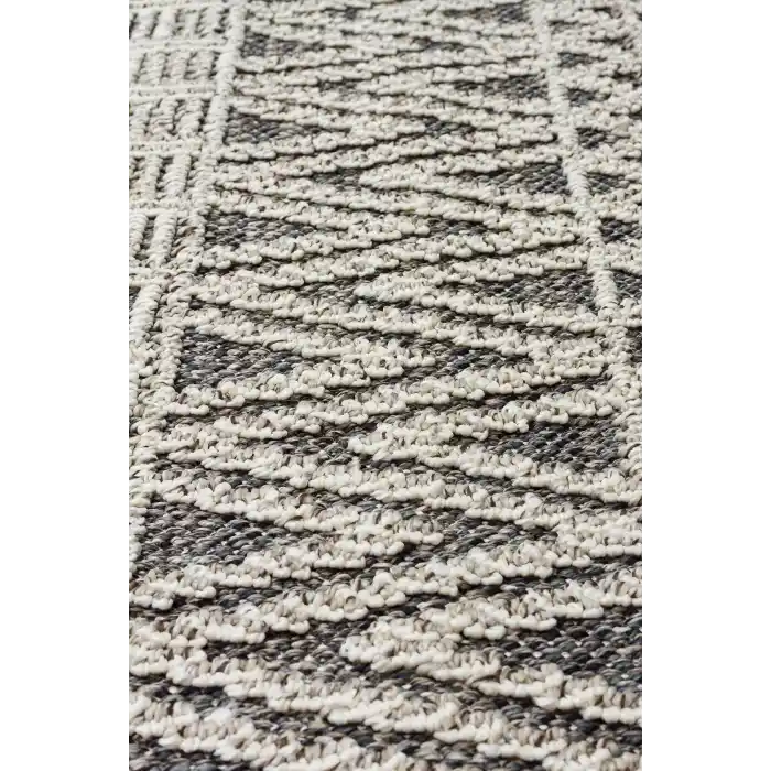 Soho Sh 14 Grey Hav Vermeyen Özel Ipler Ile Üretilen Etnik Örgü Desenlere Sahip Makine Halısı