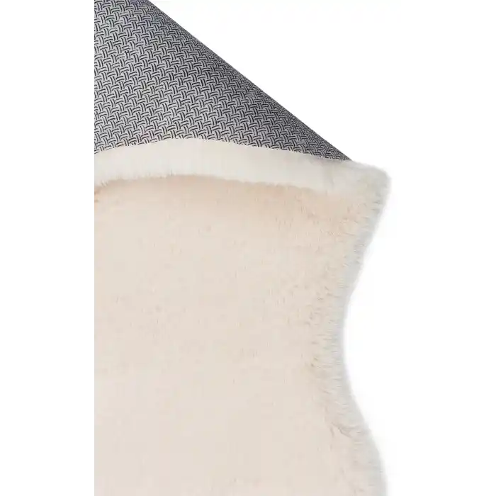 PUFFY POST 0009 Yumuşak Tuşeli Yıkanabilir Kaymaz Tabanlı Suni Kürk