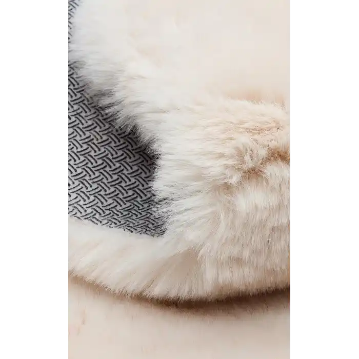 PUFFY POST 0009 Yumuşak Tuşeli Yıkanabilir Kaymaz Tabanlı Suni Kürk