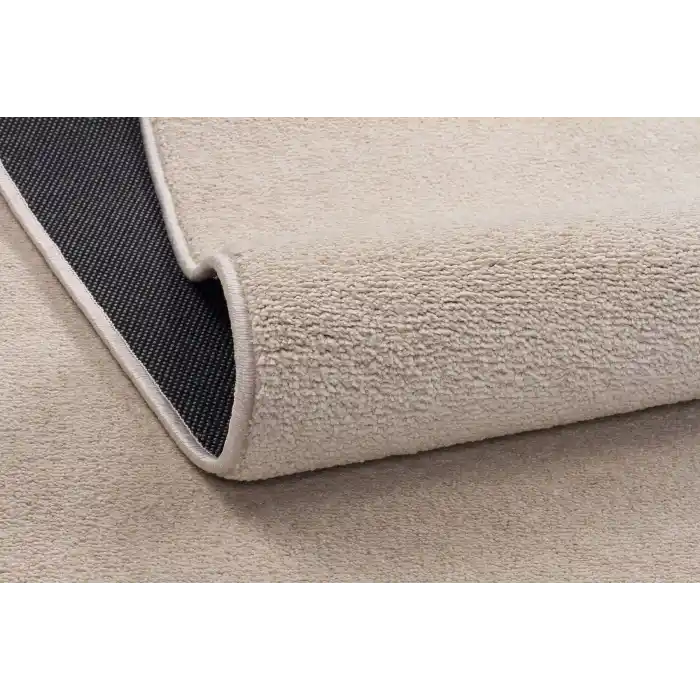 Sade 70 Bej Düz Renk Dekoratif Modern Kaymaz Tabanlı Makine Halısı