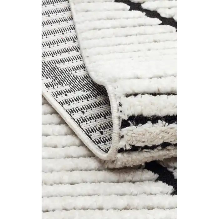 Terazzo 07 White Black Hav Toz Vermez Yumuşak Dokulu Etnik Örgü Desenlere Sahip Modern İskindinav Halı