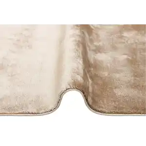 VELVET HALI 0053 Düz Renk El Emeği ile Özel Tezgahlarda Üretilen Viskon Uşak Halısı