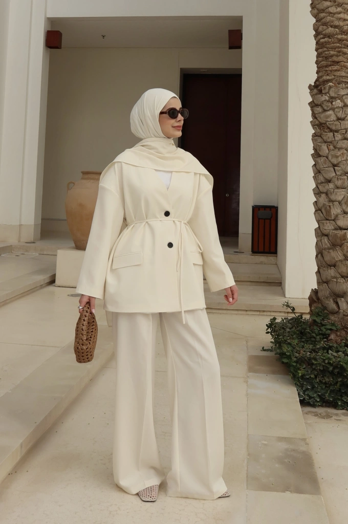 6003 Fularlı blazer ceket takım soft ekru