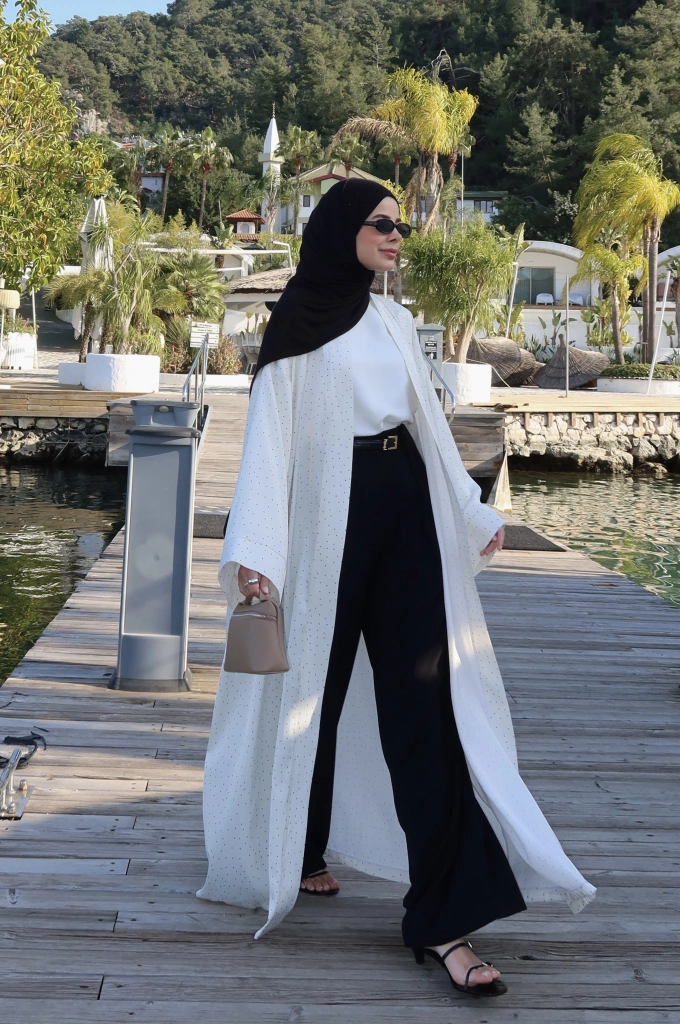 MİNİK PUANTİYE KEMERLİ ABAYA