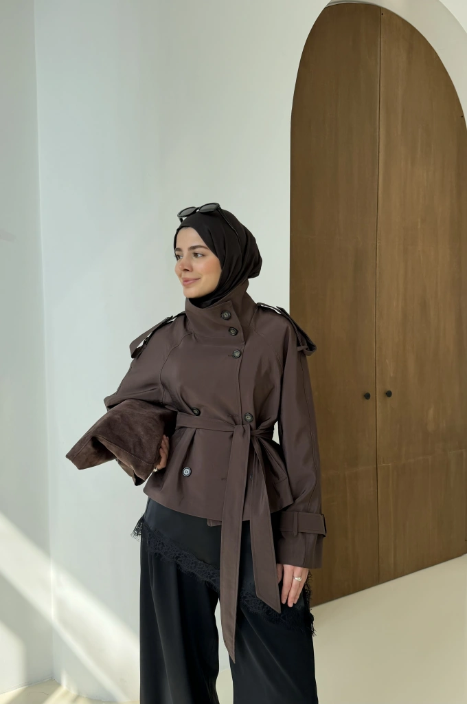 004 DİK YAKA KISA KUŞAKLI TRENÇKOT KAHVERENGİ