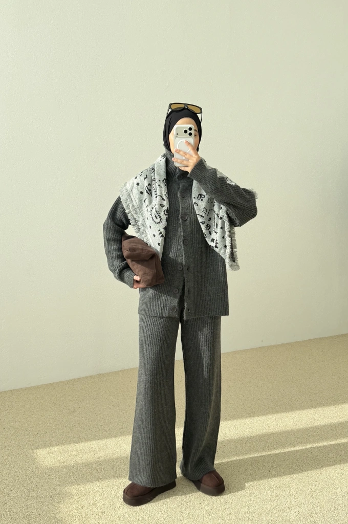 Dik yaka triko takım antrasit