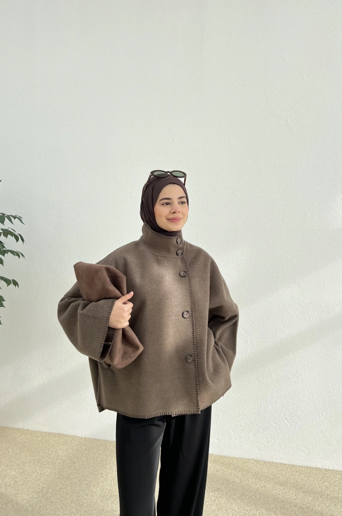 DİKİŞLİ DİK YAKA KABAN sütlü