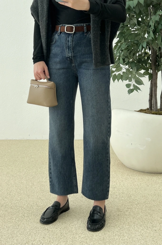 Kemerli Ultra Yüksek Belli Kesik Paça jeans