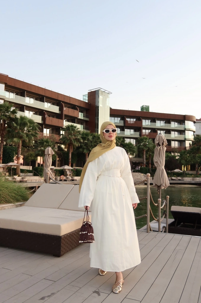 MİLS BEL PİLELİ KETEN ELBİSE BEYAZ