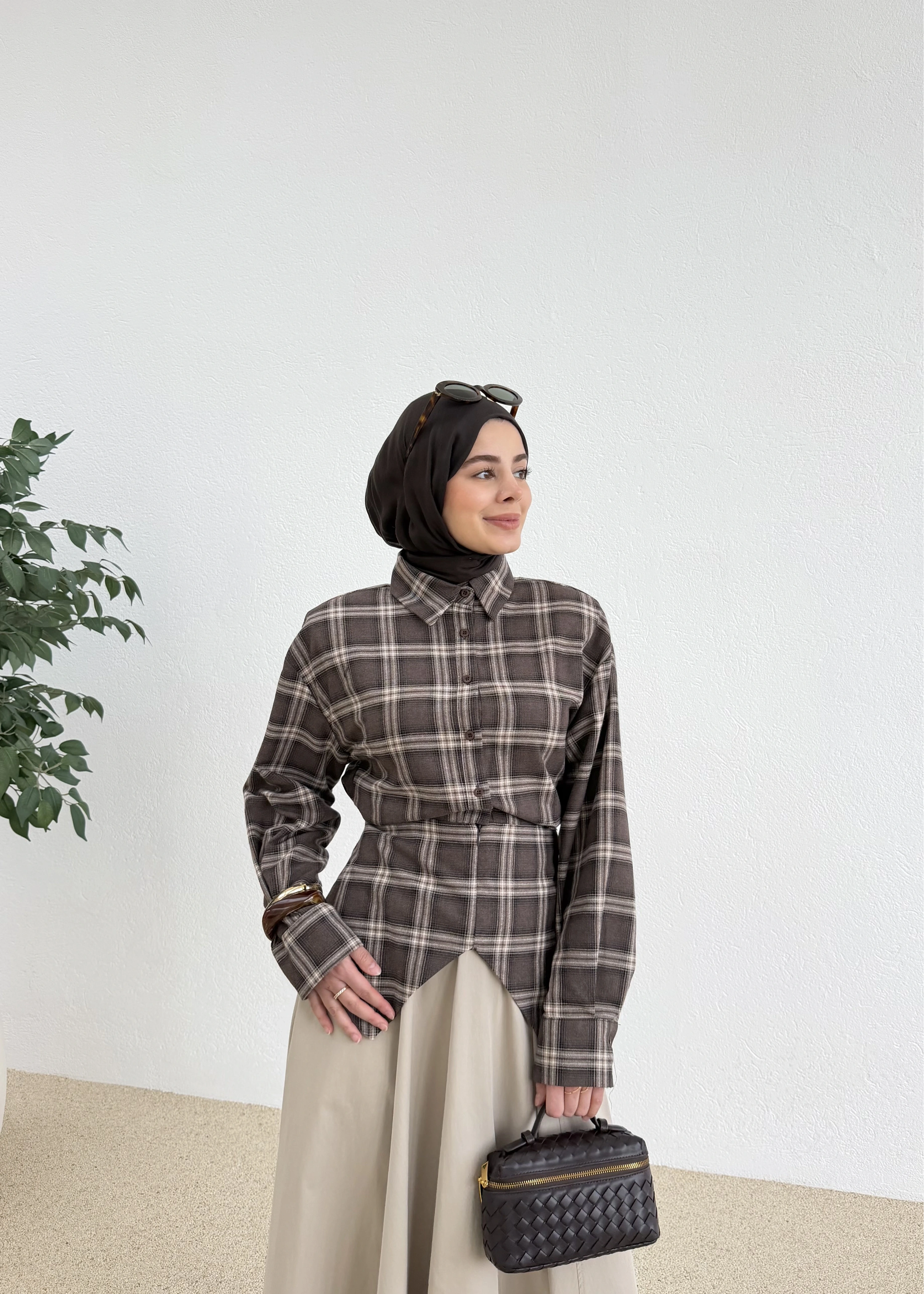 (ASİMETRİK GÖMLEK KAHVE )