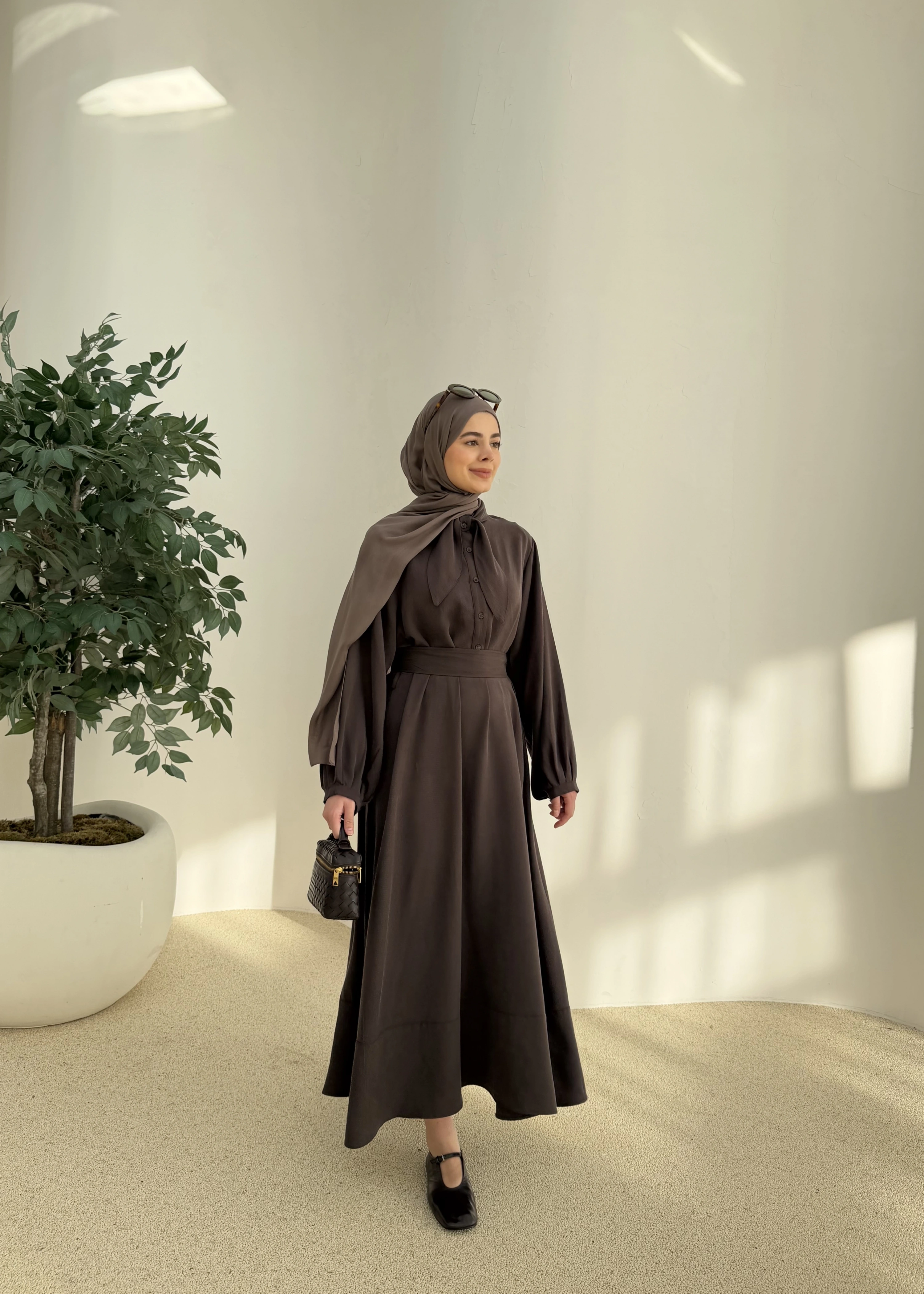 2348 FLR DETAY ELBİSE ACI KAHVE