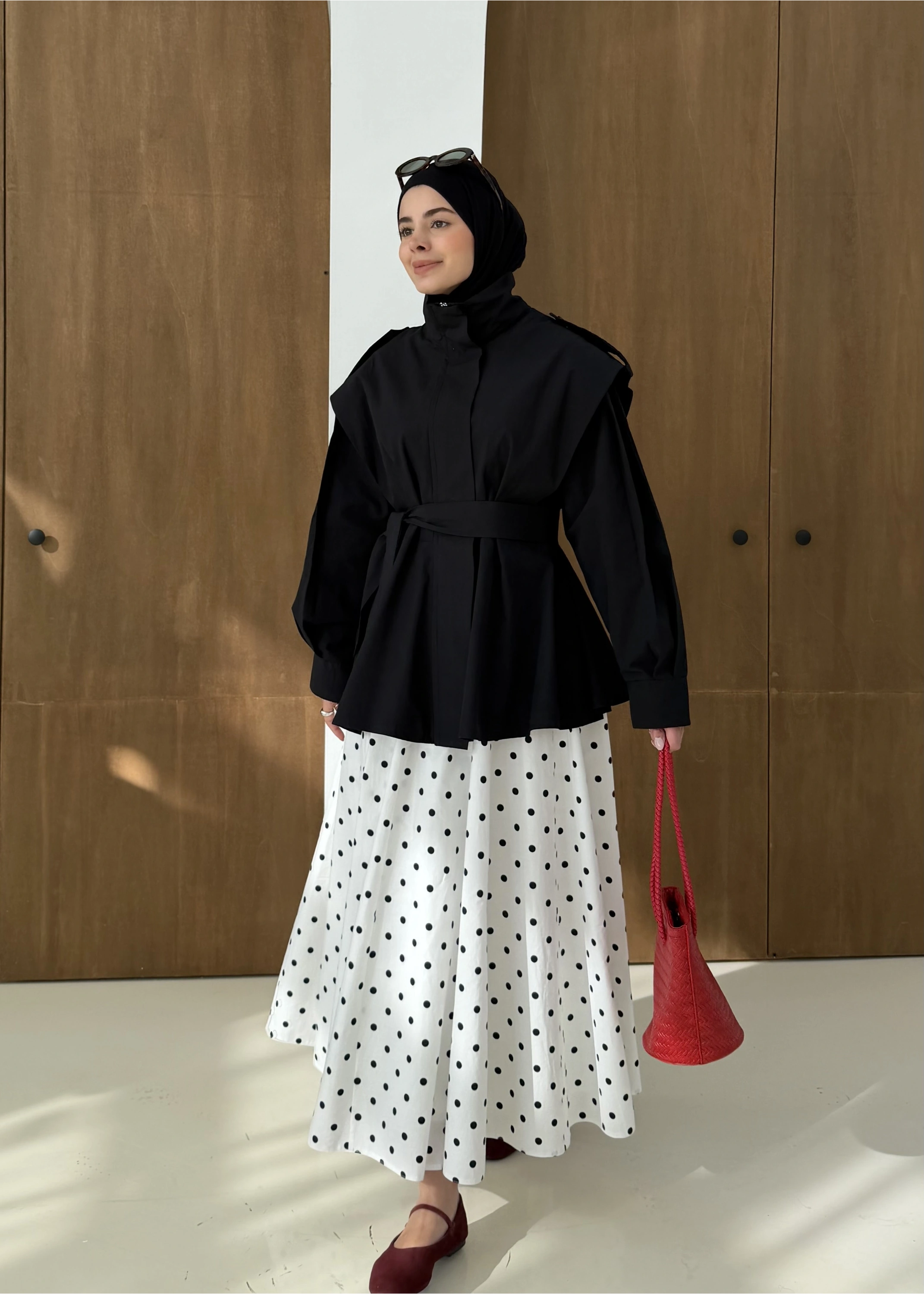 7623 DİK YAKA GENİŞ OMUZ TRENÇ siyah