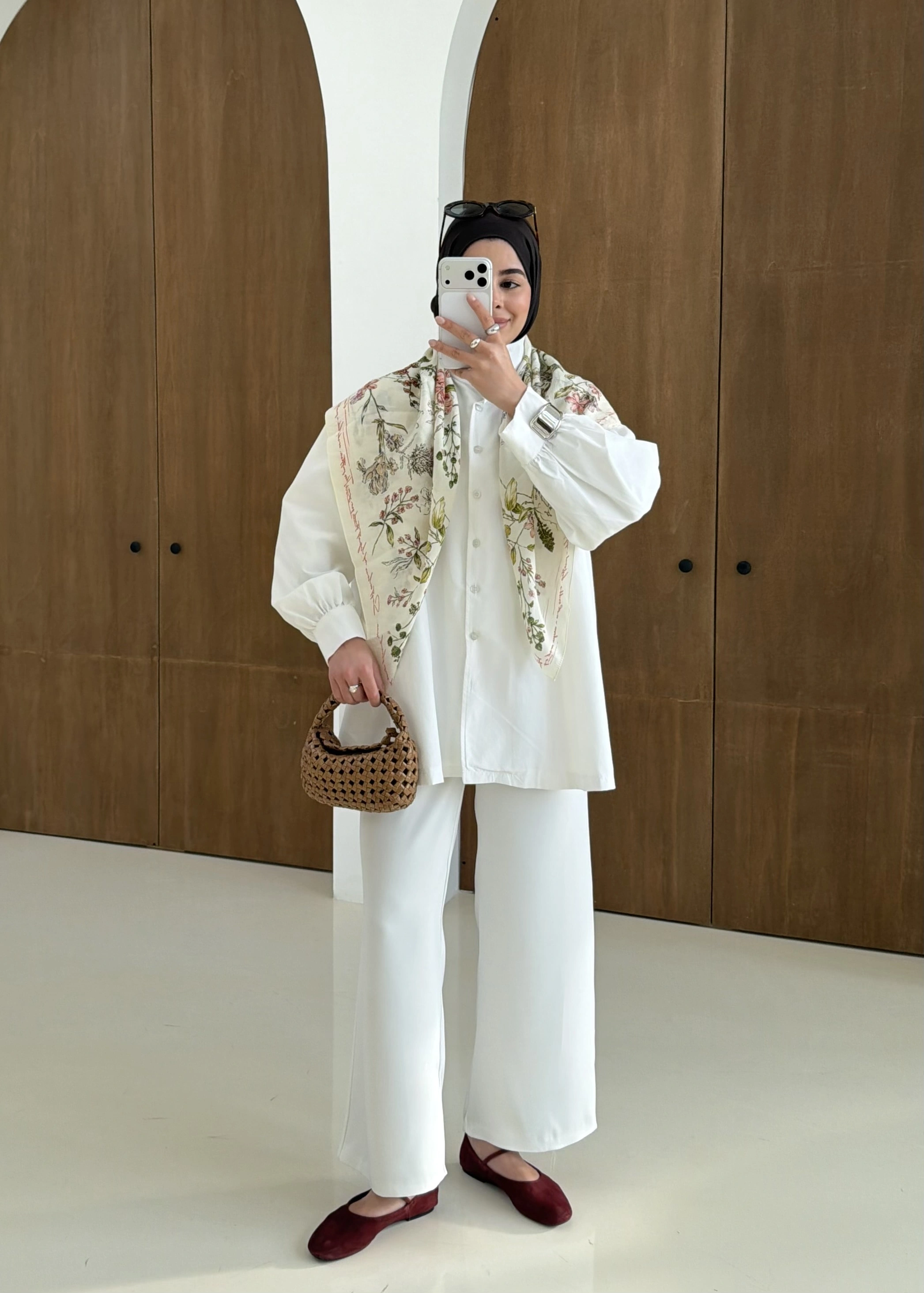 DİK YAKA GÖMLEK beyaz