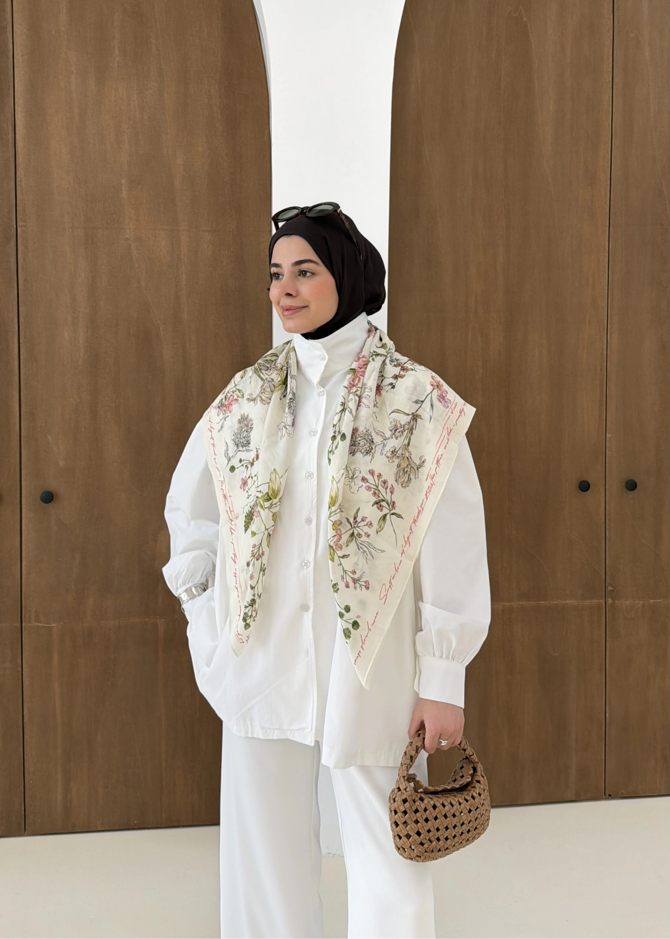 DİK YAKA GÖMLEK beyaz